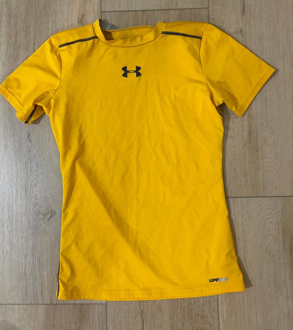 Under Armour Youth Large 14/16 Yellow Fitted Boy’s Top